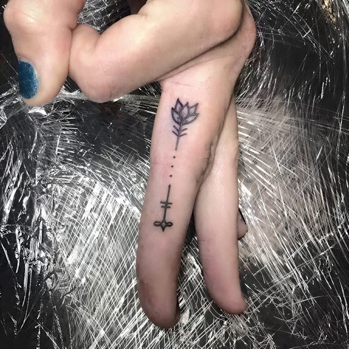 Back of shoulder tiny arrow for forward momentum