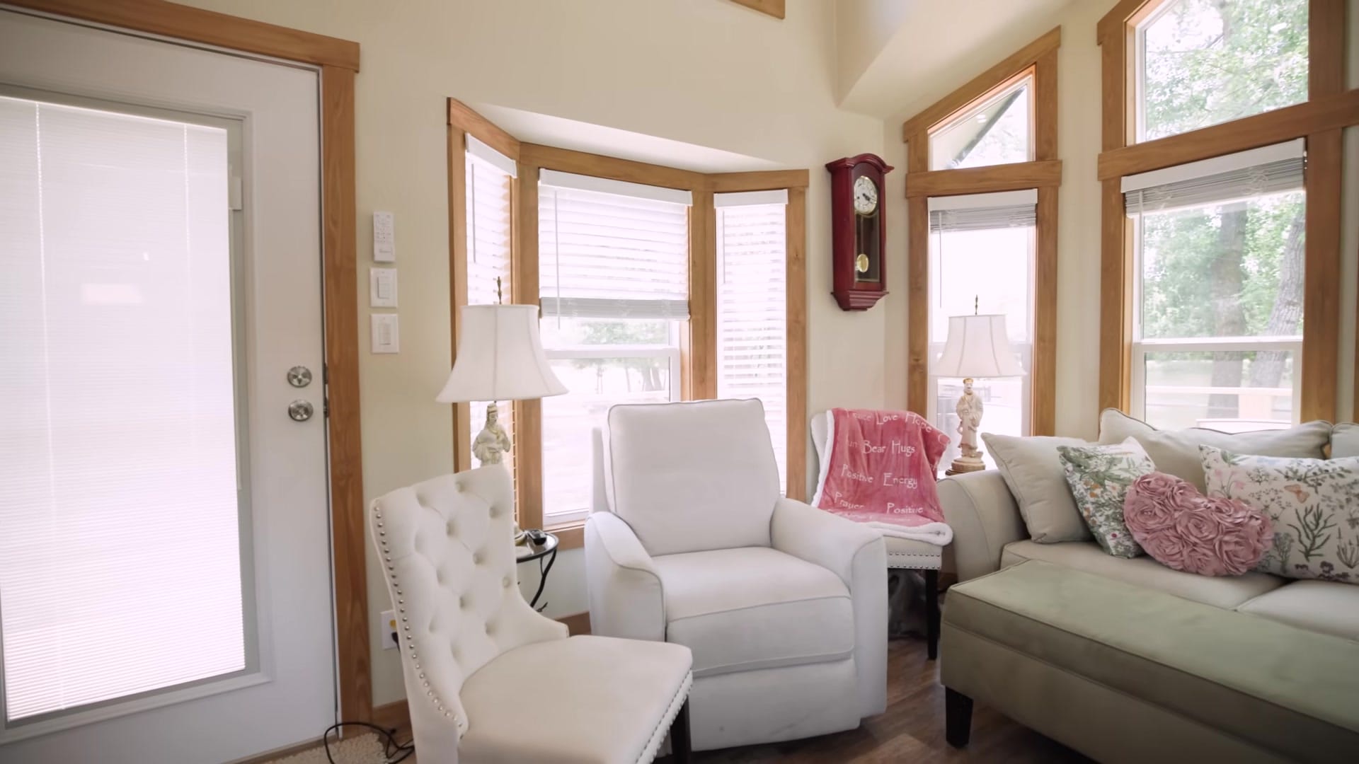 Screenshot at 00:00:24