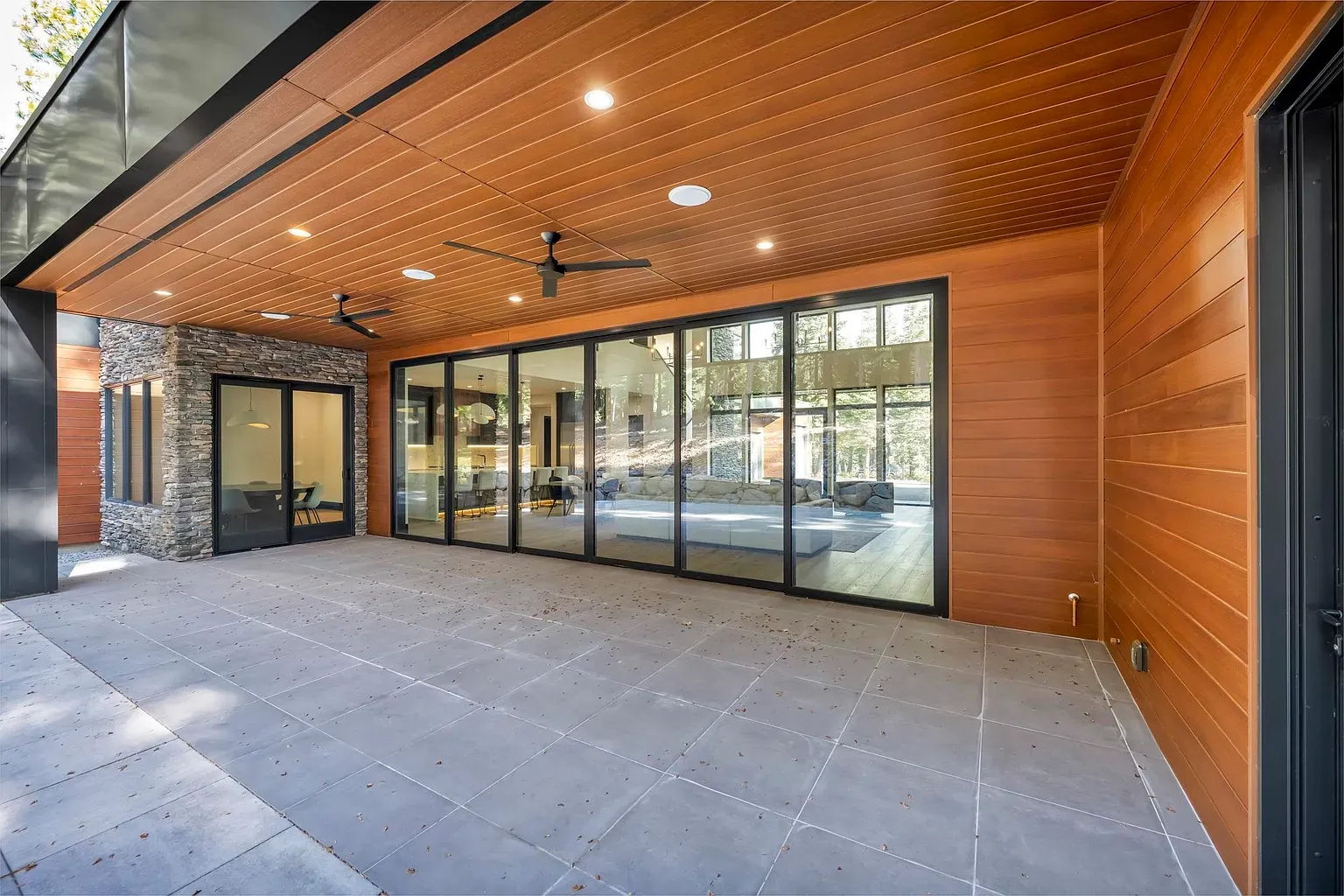 Patio tiles are huge slabs. Ready for a long summer dinner.