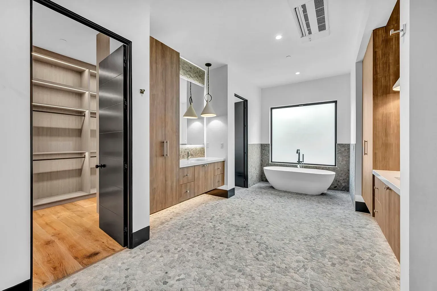 Mosaic floor is quietly fancy. Everything else keeps it calm.