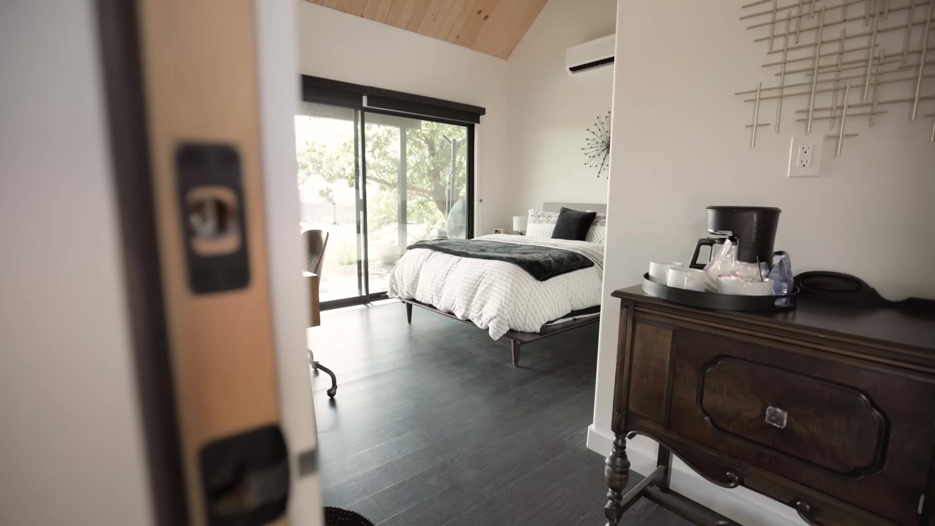 Screenshot at 00:14:30