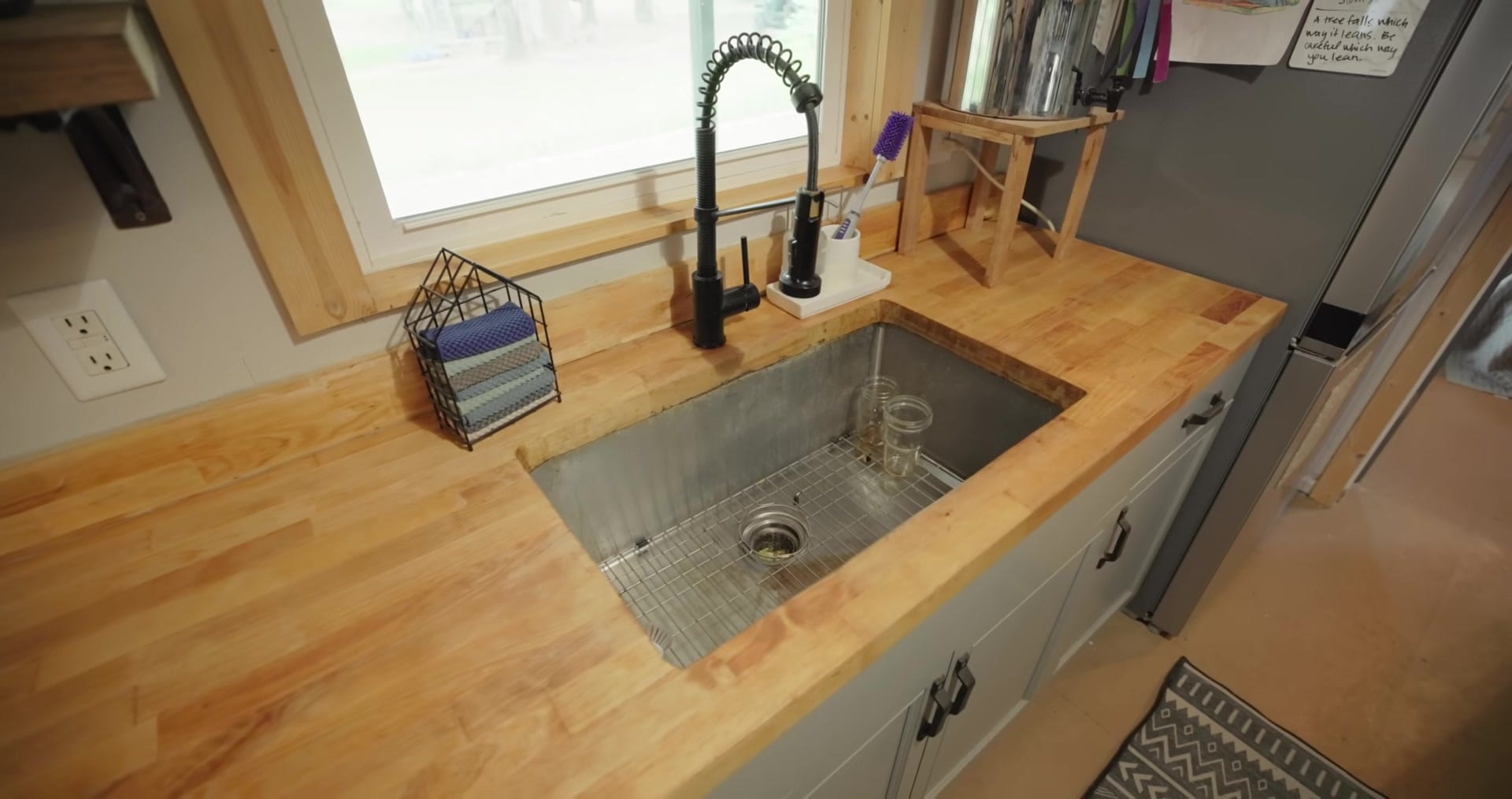 Screenshot at 00:02:59