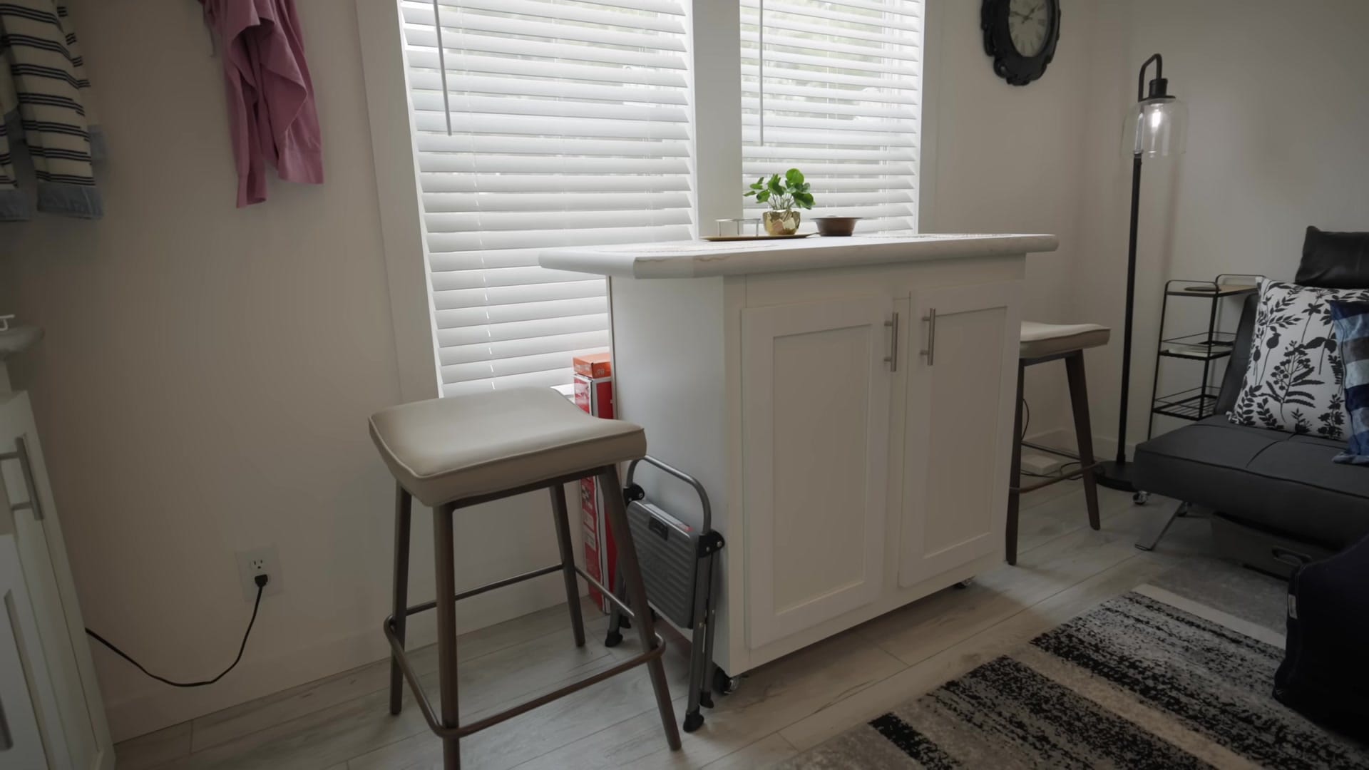 Screenshot at 00:04:57