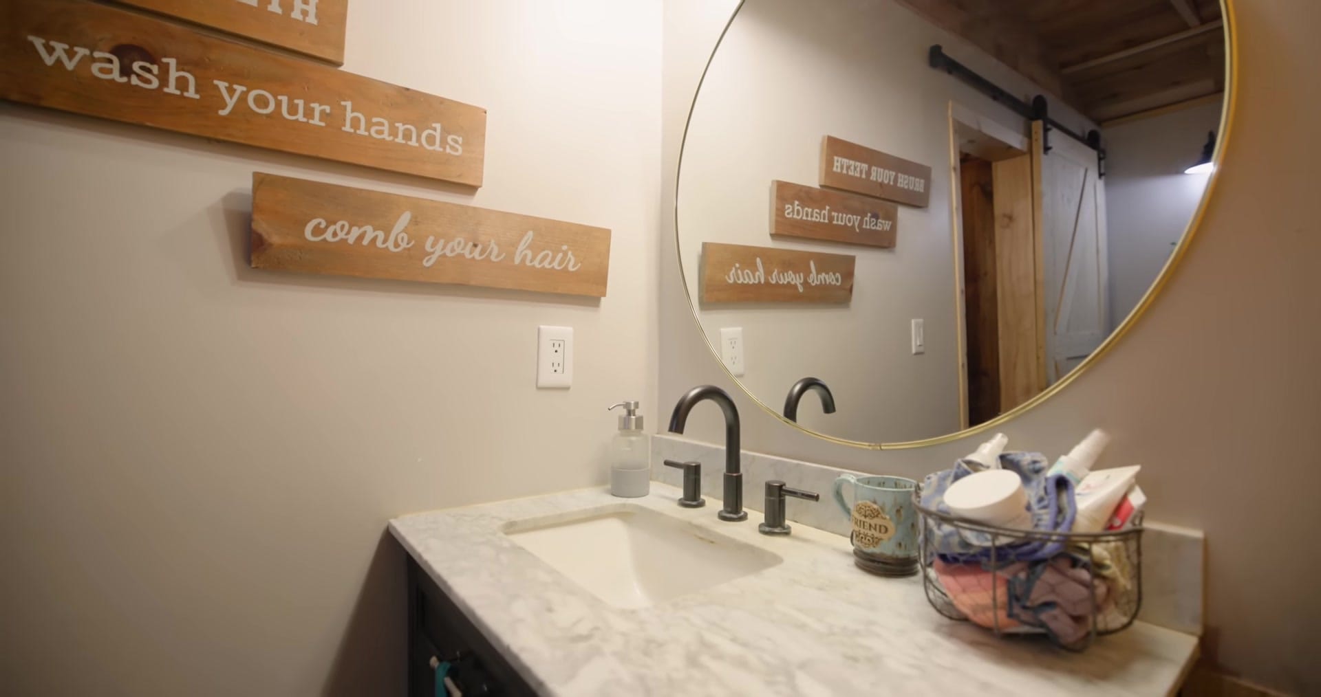 Screenshot at 00:15:17