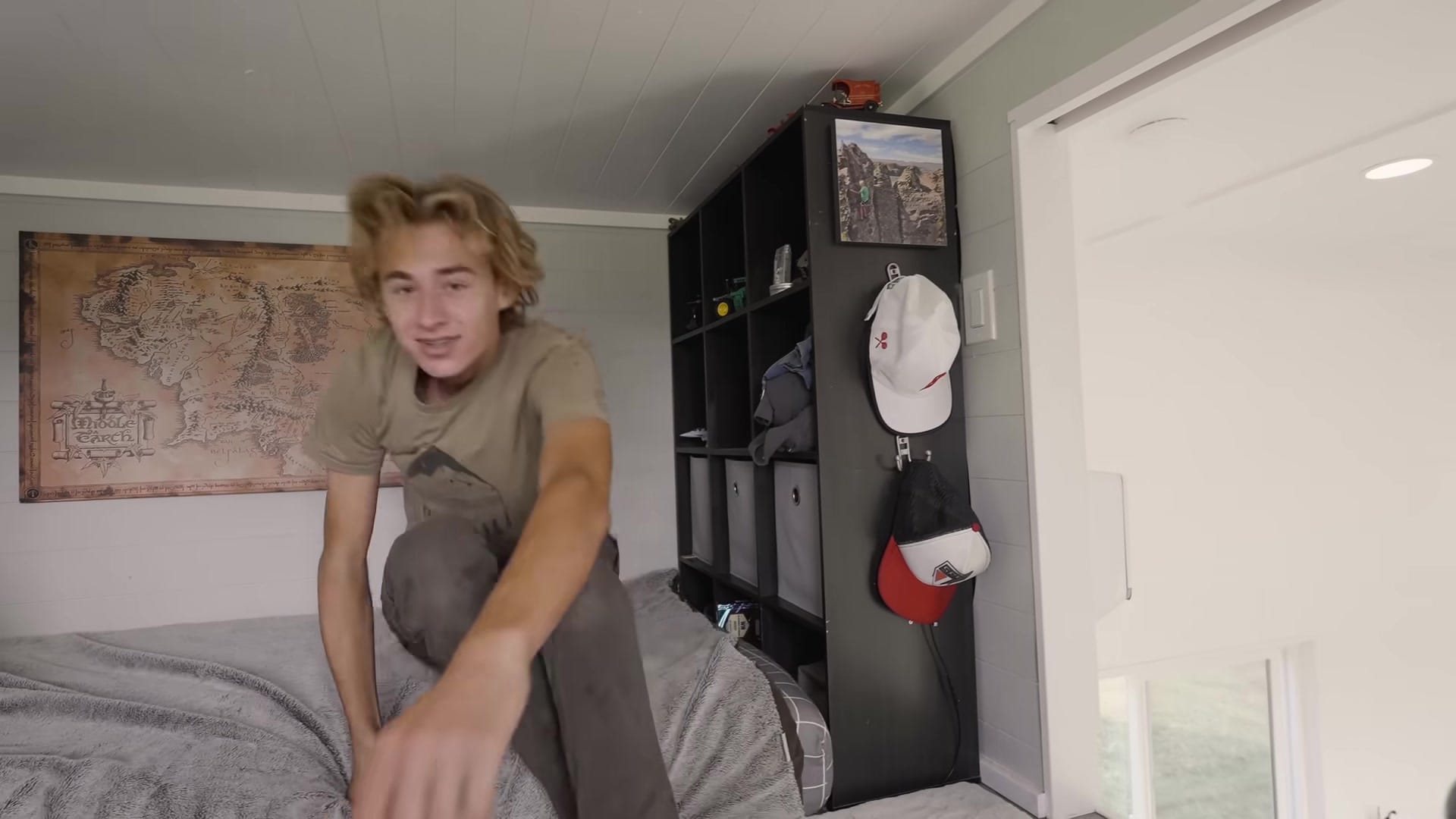 Screenshot at 00:15:48