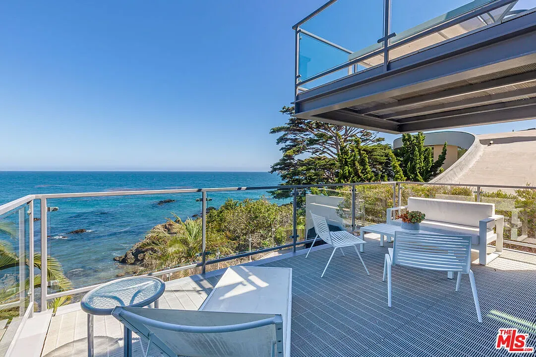 Terrace is basically a front-row seat to the sea. Minimal, open, breezy.