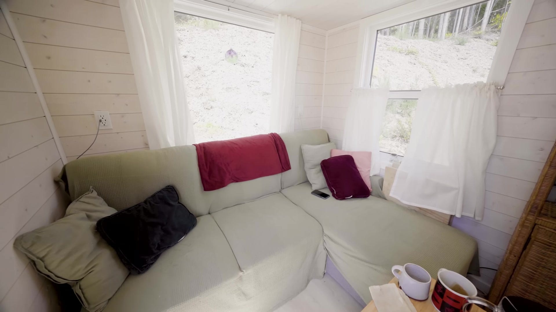 Screenshot at 00:04:44