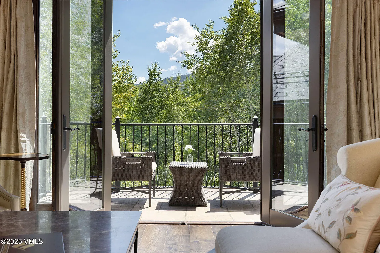 Another angle with huge sliders to trees. Neutral, airy, easy Sunday morning.