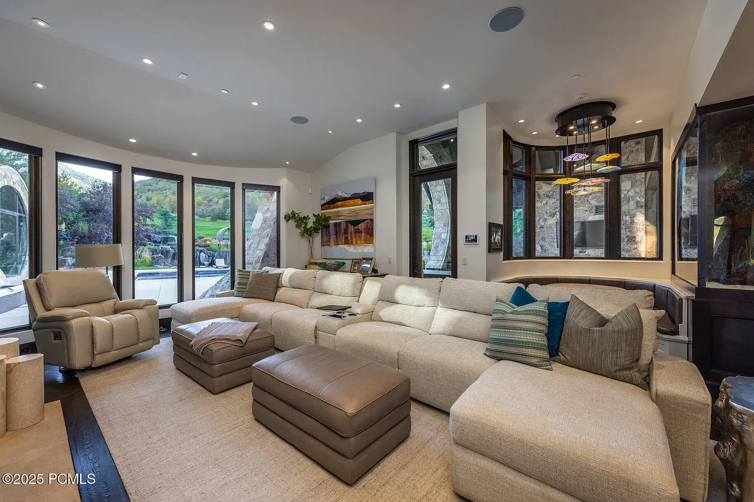 Curved window wall situation. Light everywhere, views doing all the work.