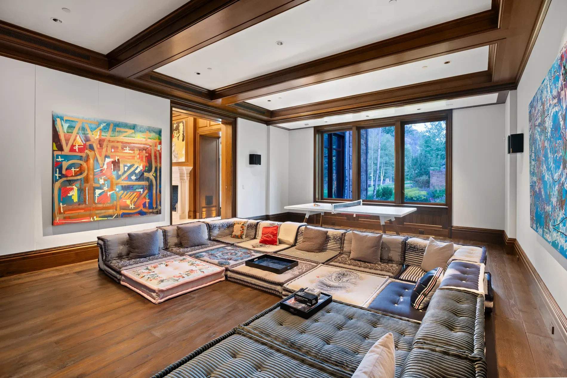 Sunken seating vibes. I mean, cool, but maybe too much?