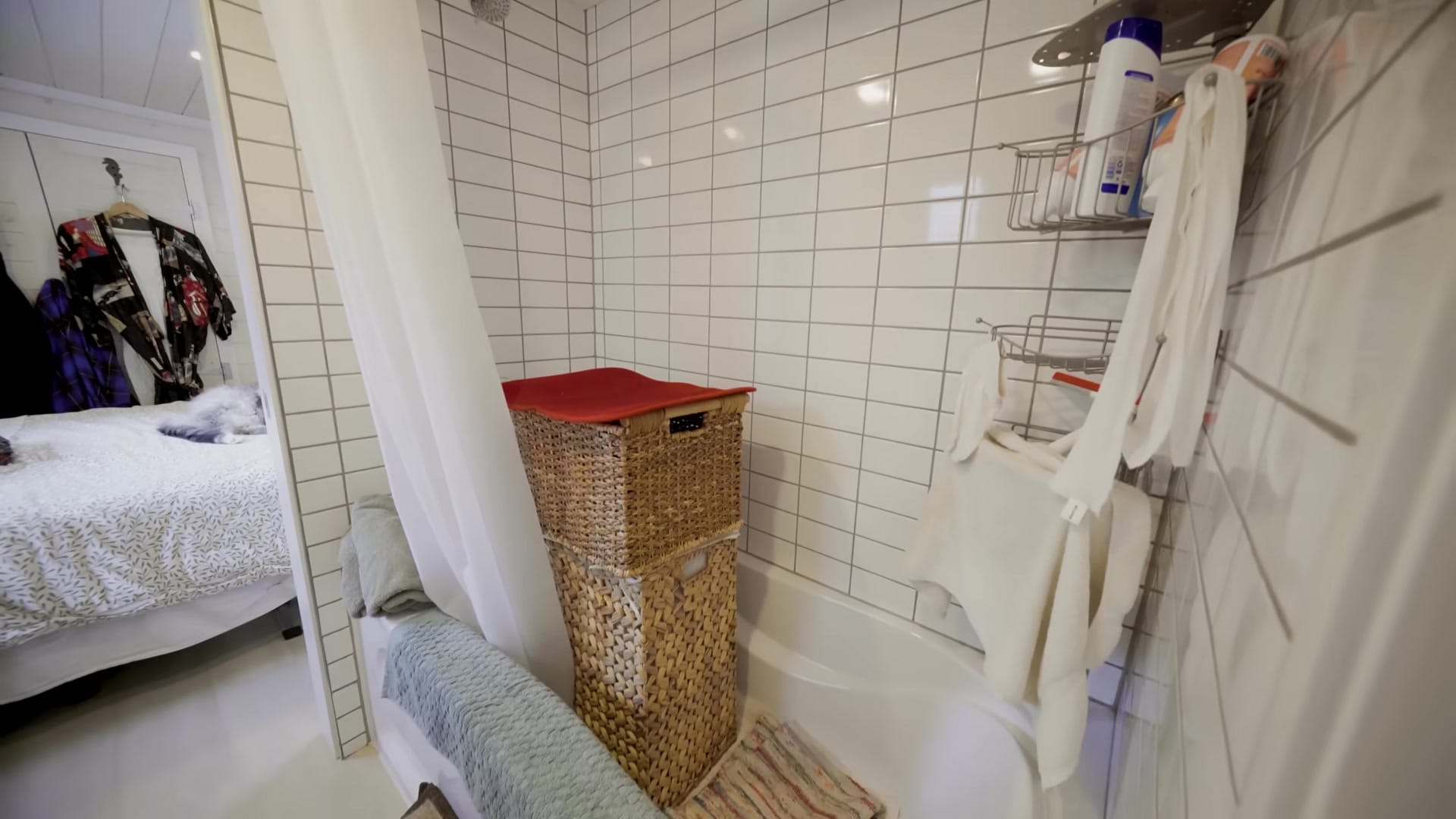 Screenshot at 00:14:02