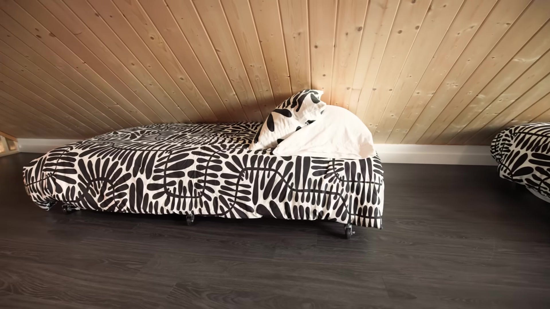 Screenshot at 00:12:47