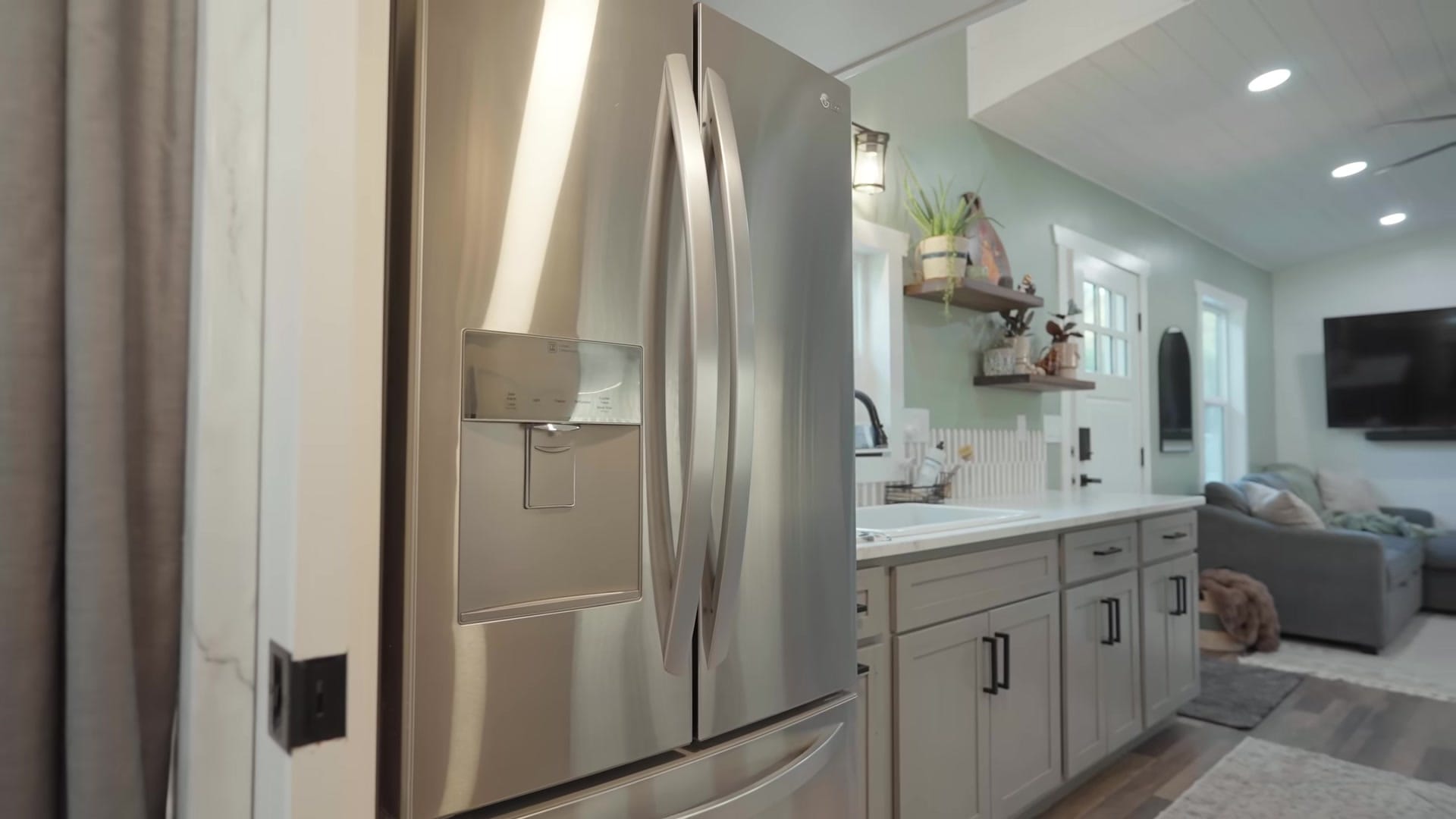 Screenshot at 00:04:56