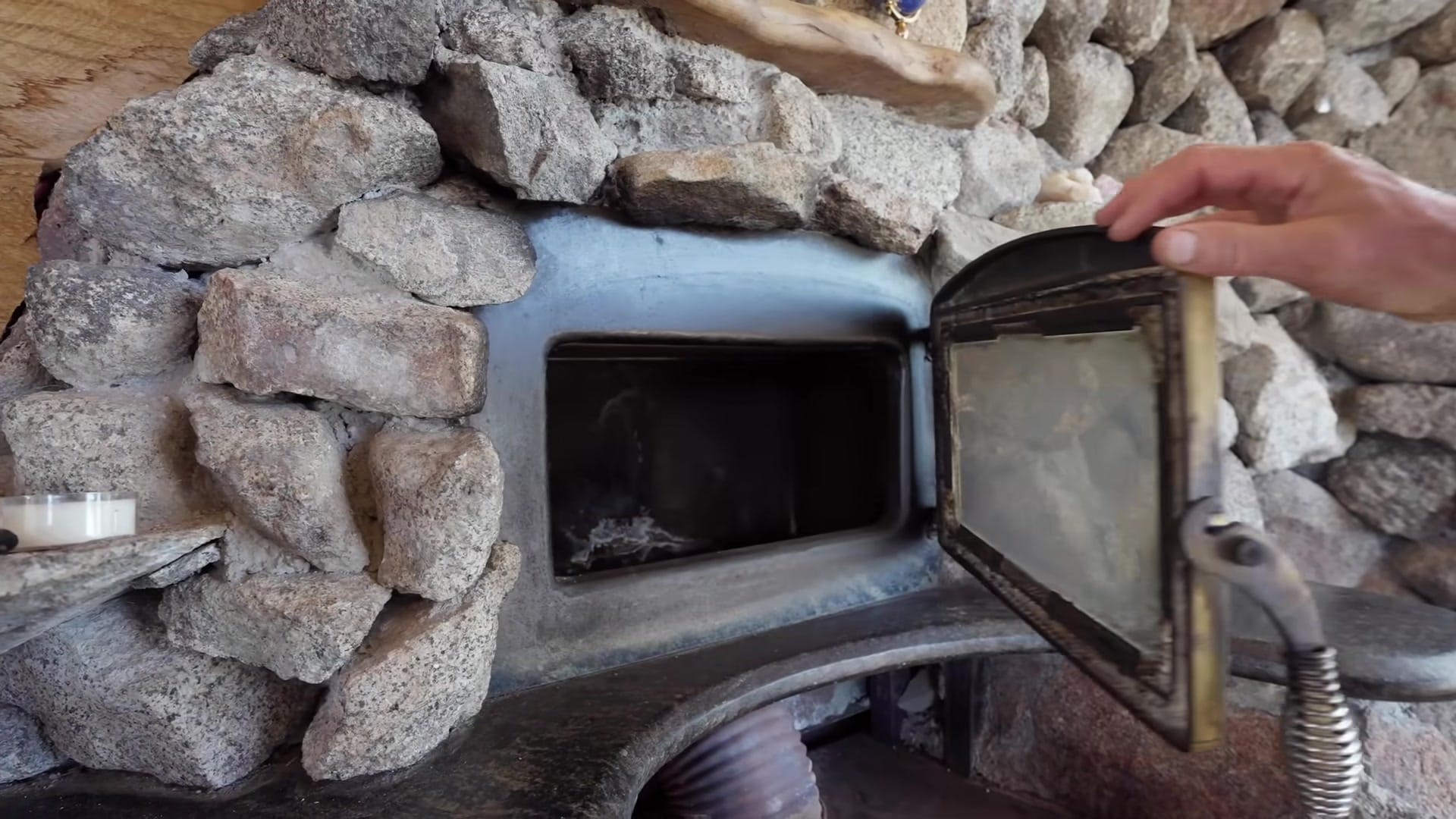 Screenshot at 00:07:04