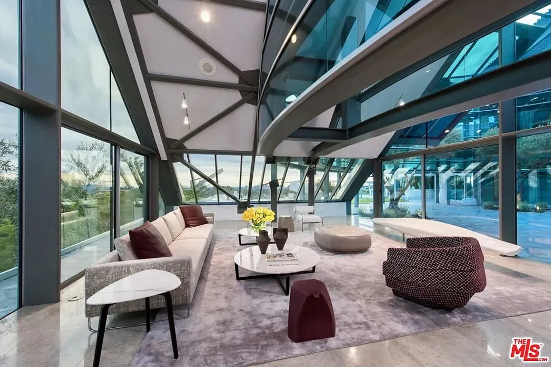 Living room is basically all glass. Views doing most of the decorating.