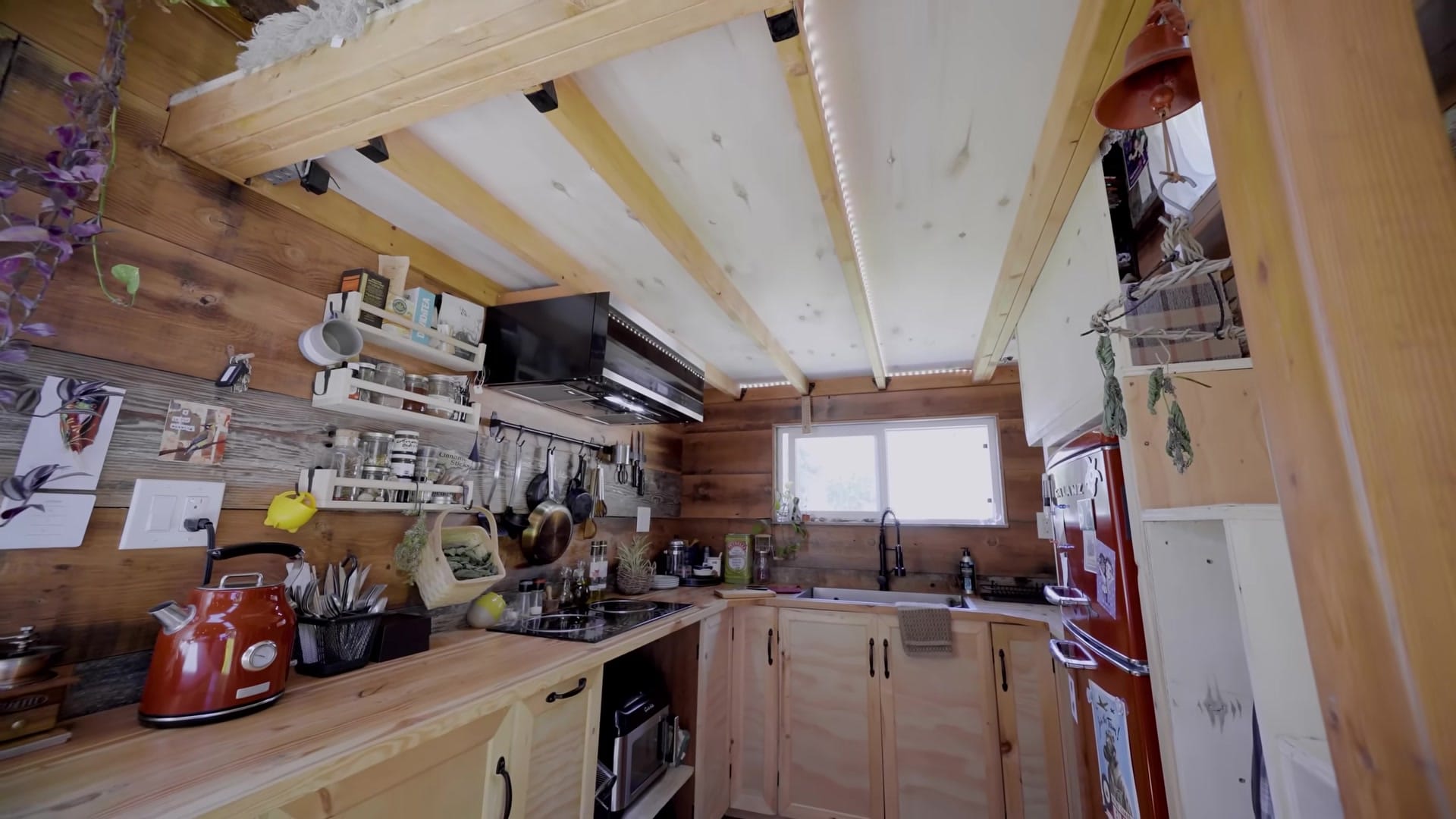 Screenshot at 00:00:56