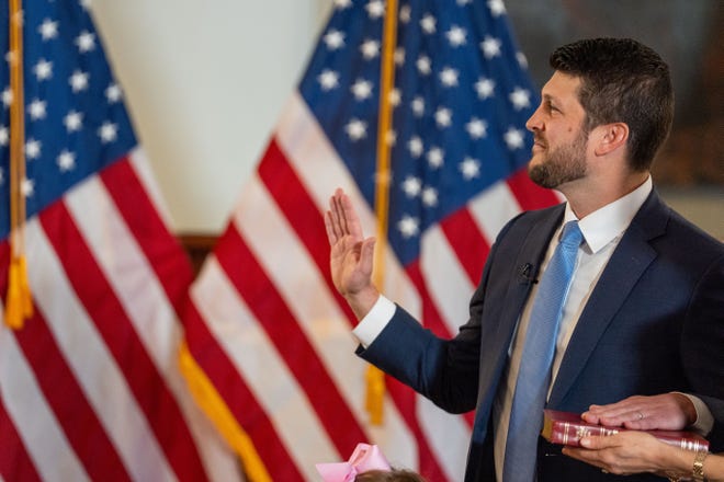 Contempt ruling hits AG Uthmeier over defiance of court order