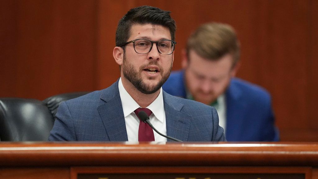 Judge finds Florida AG in contempt over immigration law