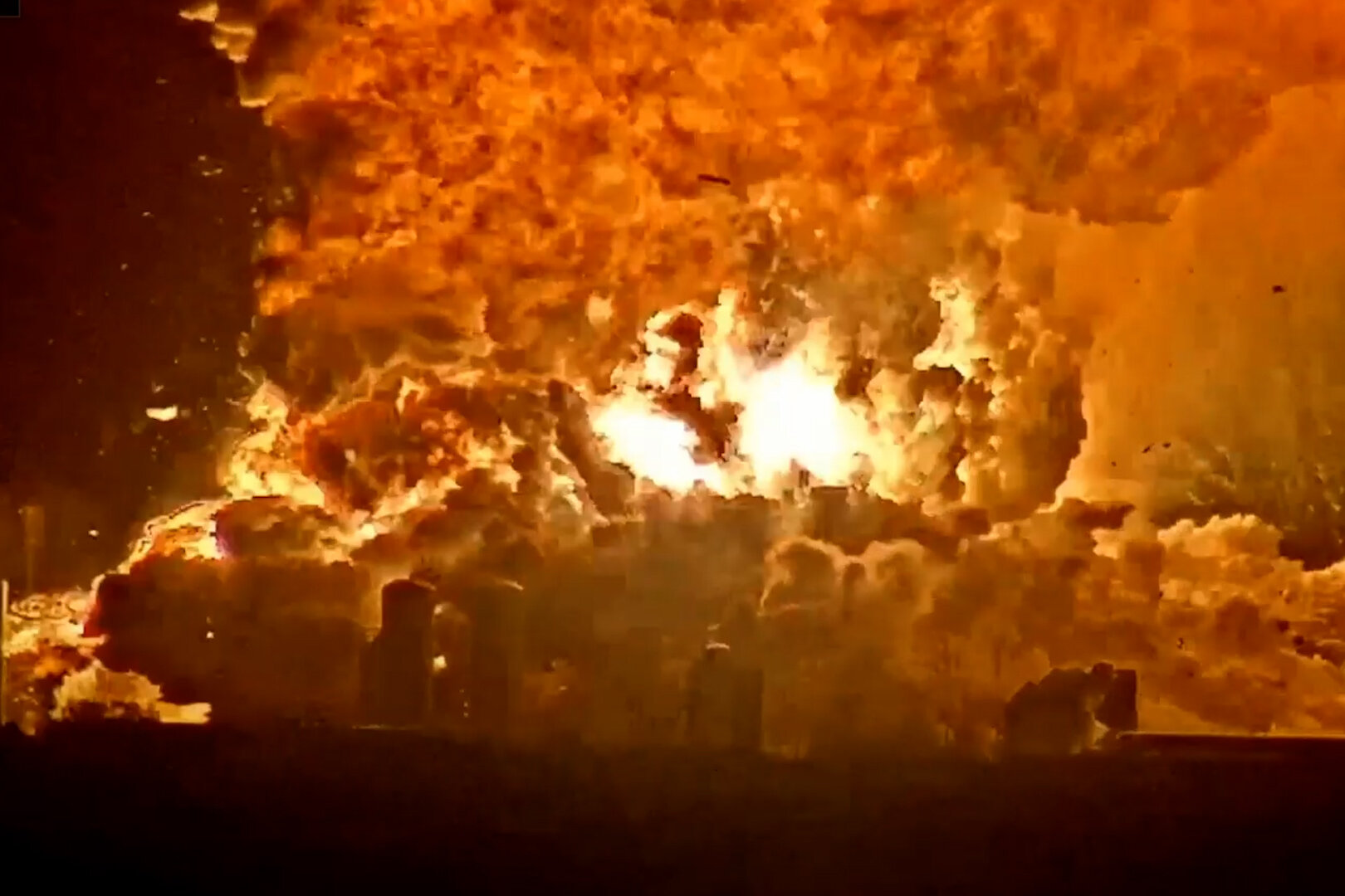 SpaceX Starship Explodes Before Test Flight