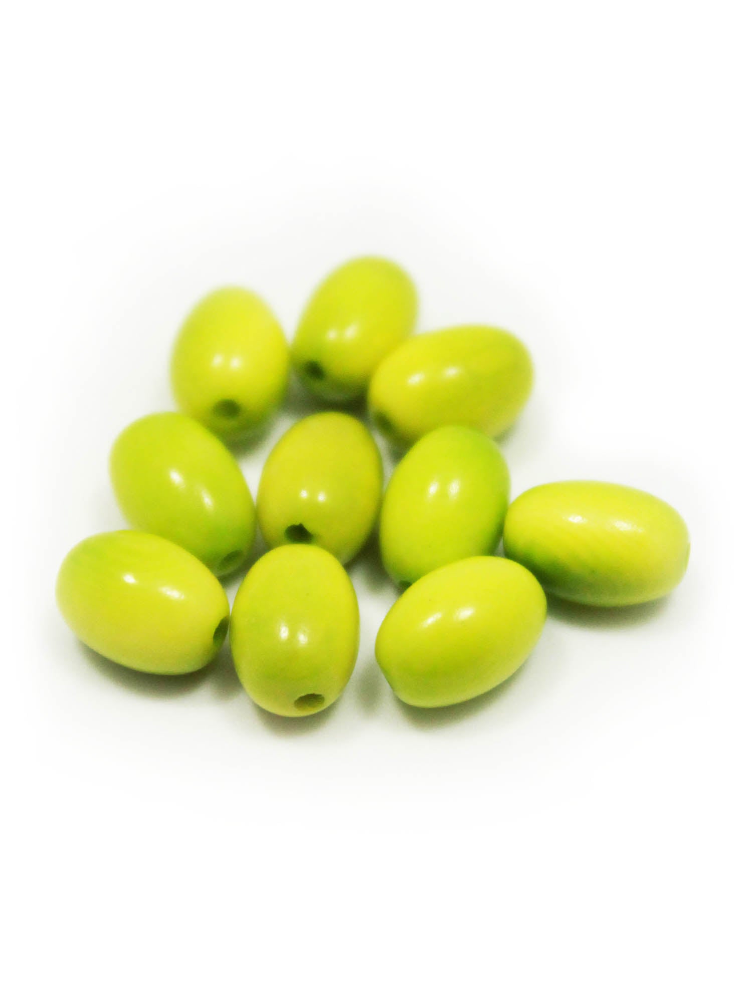 a collection of olives with ten pieces