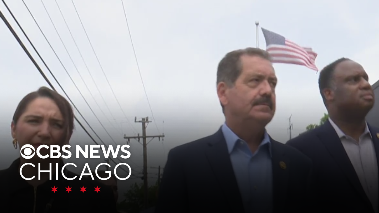 U.S. congresspeople denied access to immigration processing facility in Broadview, Illinois