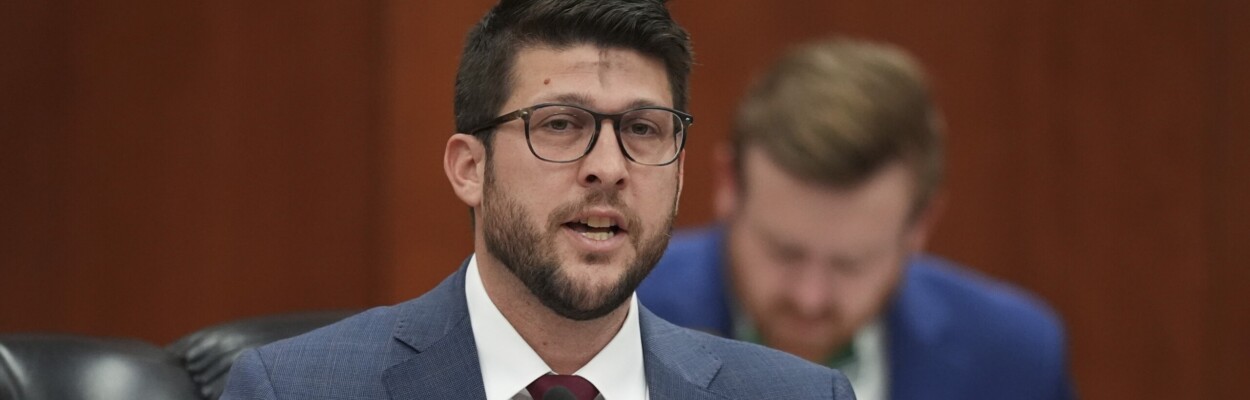 Judge finds attorney general in contempt on immigration ...