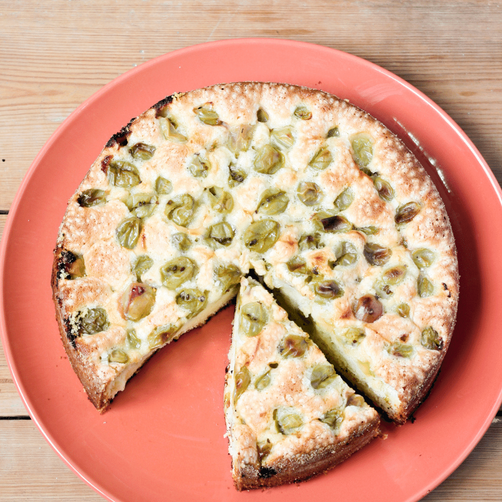 Gooseberry-apricot cake