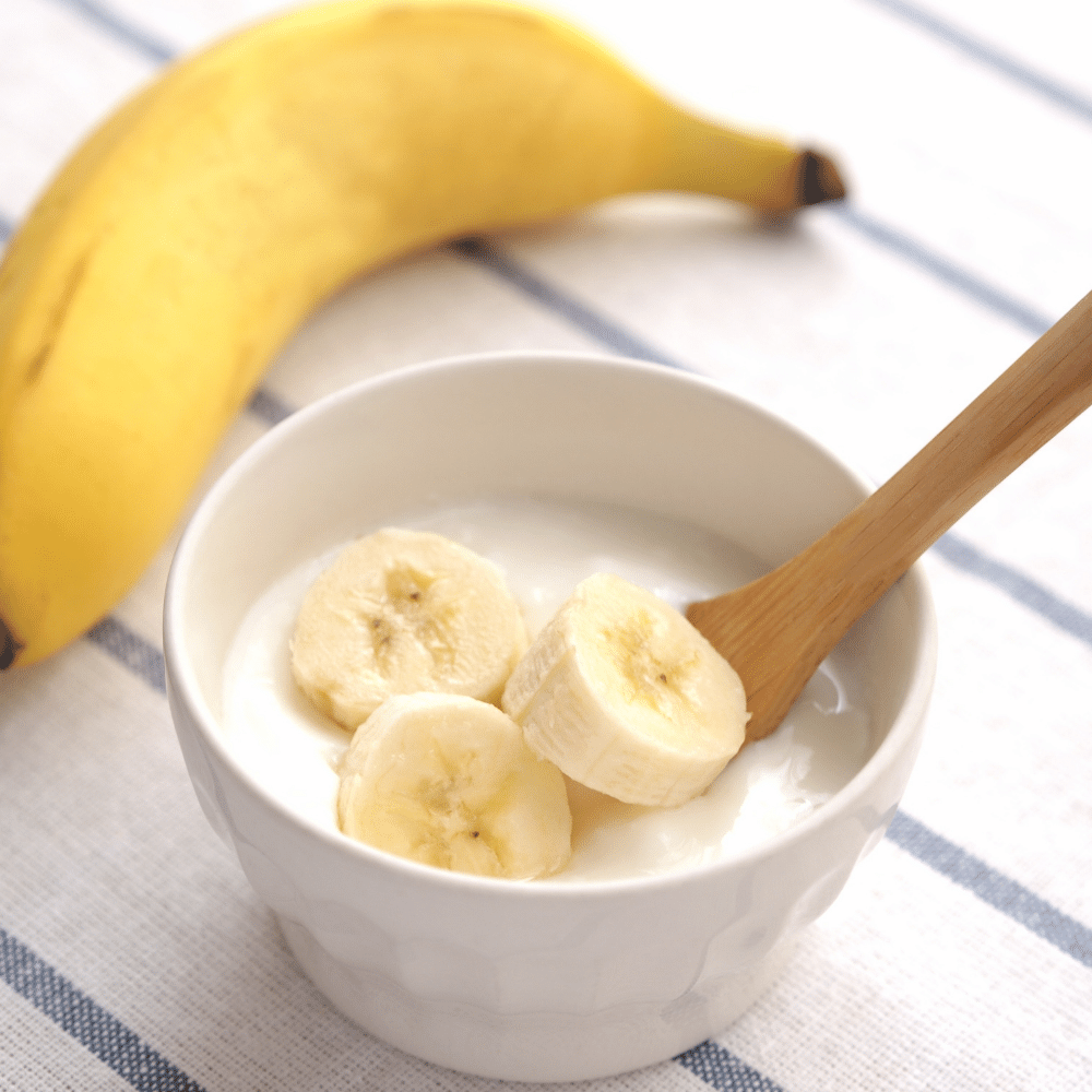 yogurt and banana slices