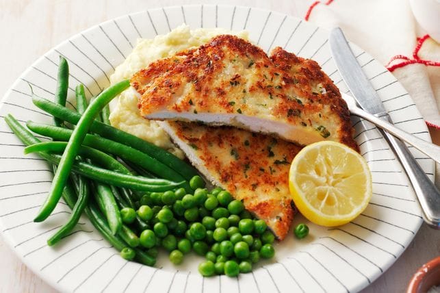 Chicken schnitzel with peas