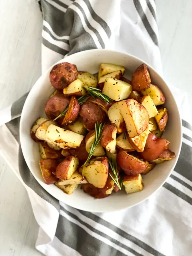 Roasted Potatoes with Rosemary and Garlic