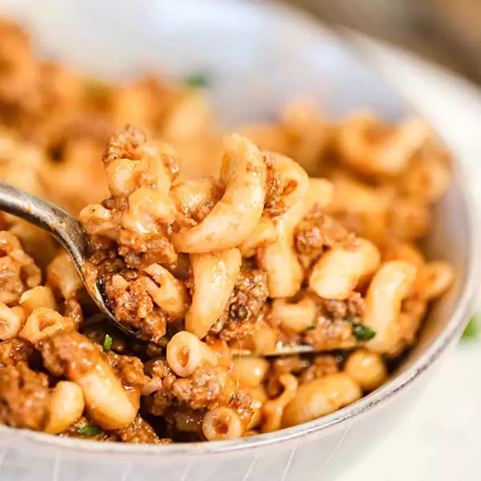 Crock Pot Cheeseburger Macaroni
