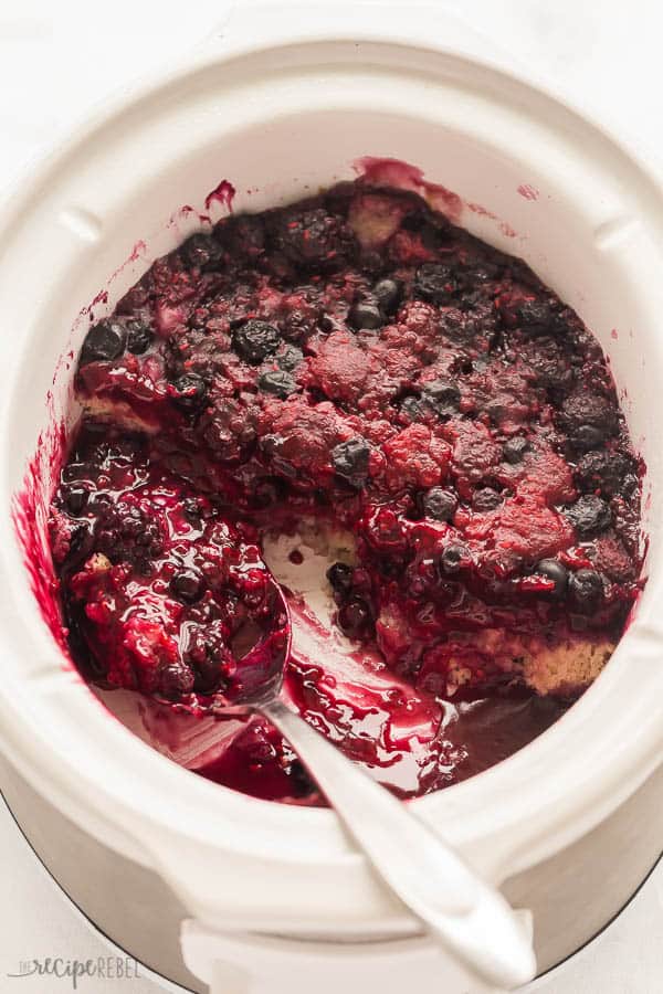 Crockpot Mixed Berry Cobbler