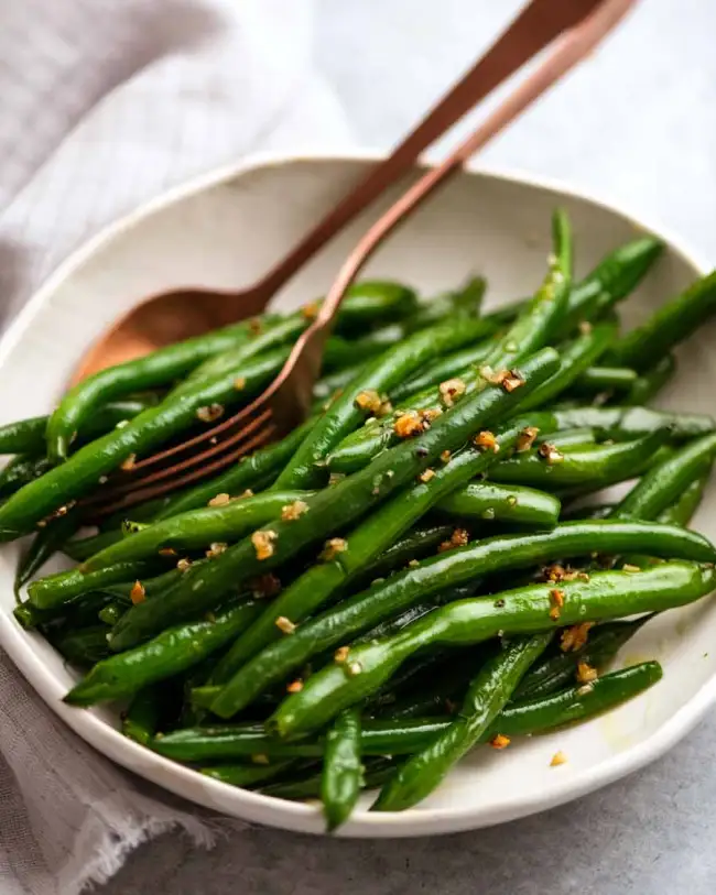 Sautéed Green Beans with Garlic