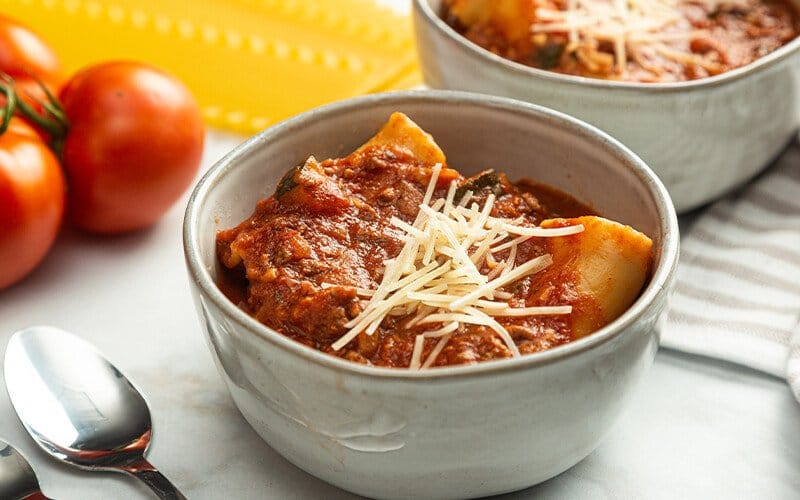 skinny slow cooker ground beef lasagna soup