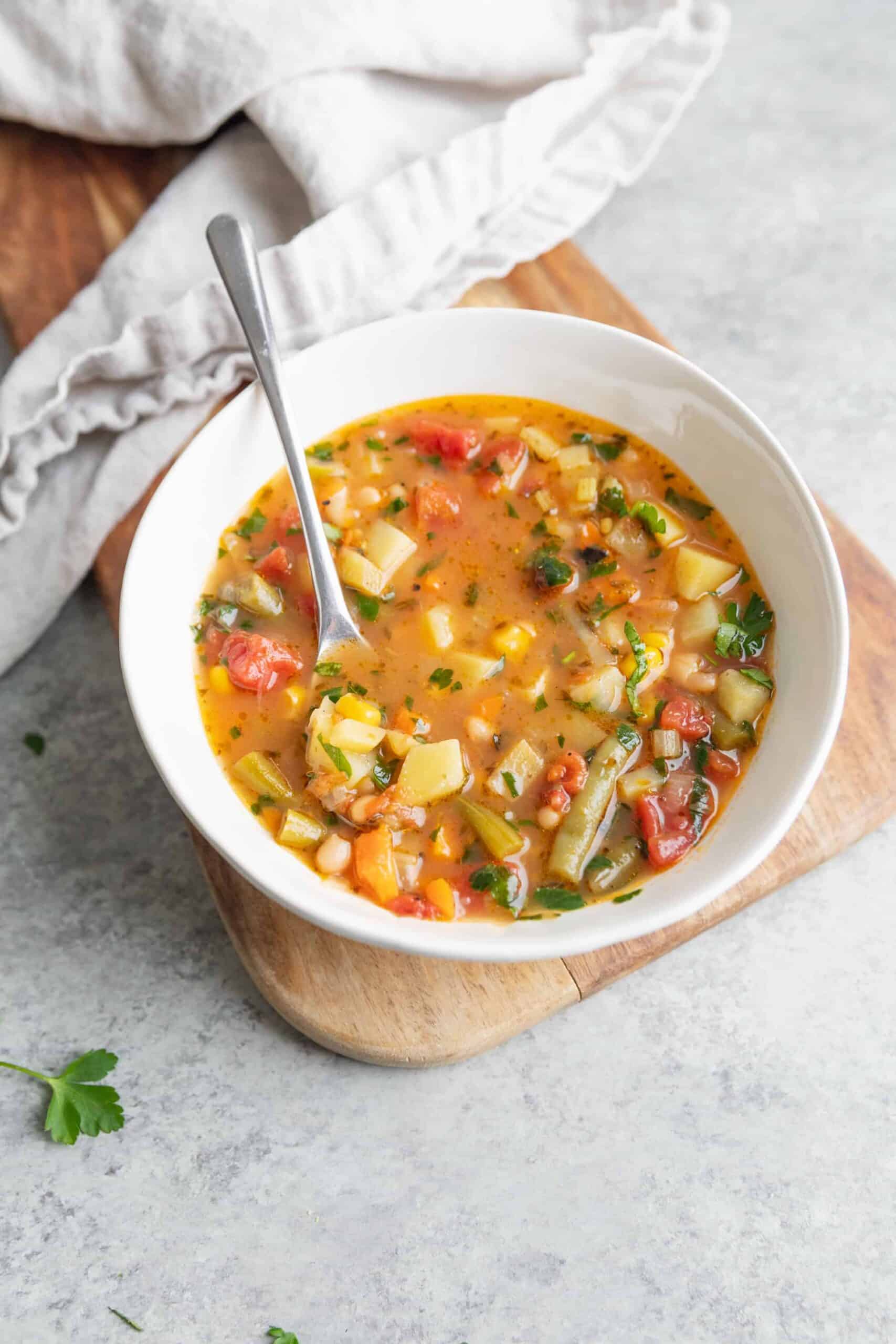 Slow Cooker Vegetable Soup