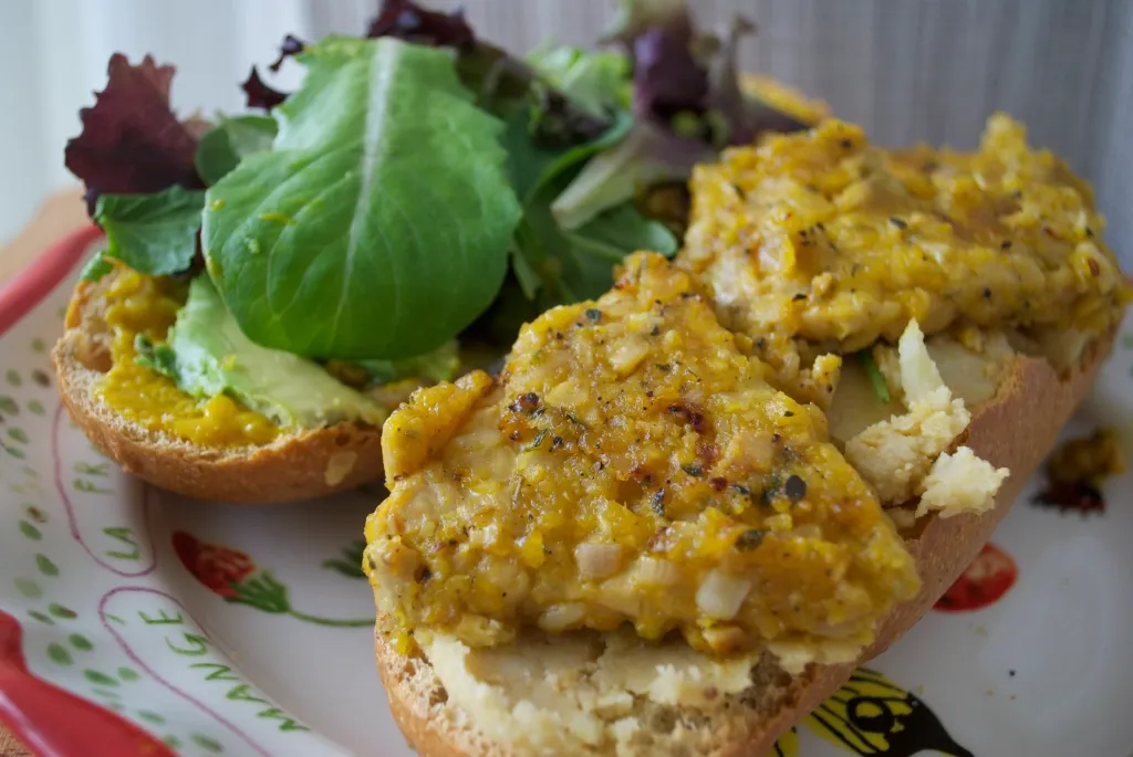 Papaya Glazed Tempeh Sandwich with Breadfruit Hummus