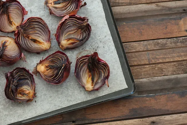 5-Ingredient No-Cry Roast Onion Soup