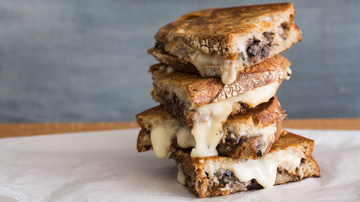 Taleggio cheese toastie with mushroom