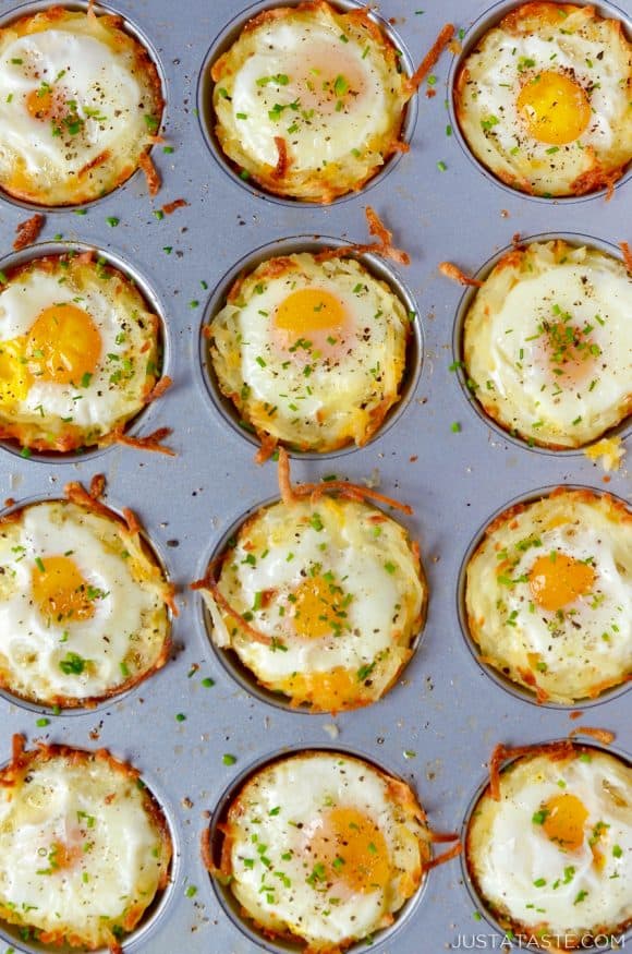 Cheesy Hash Brown Cups with Baked Eggs