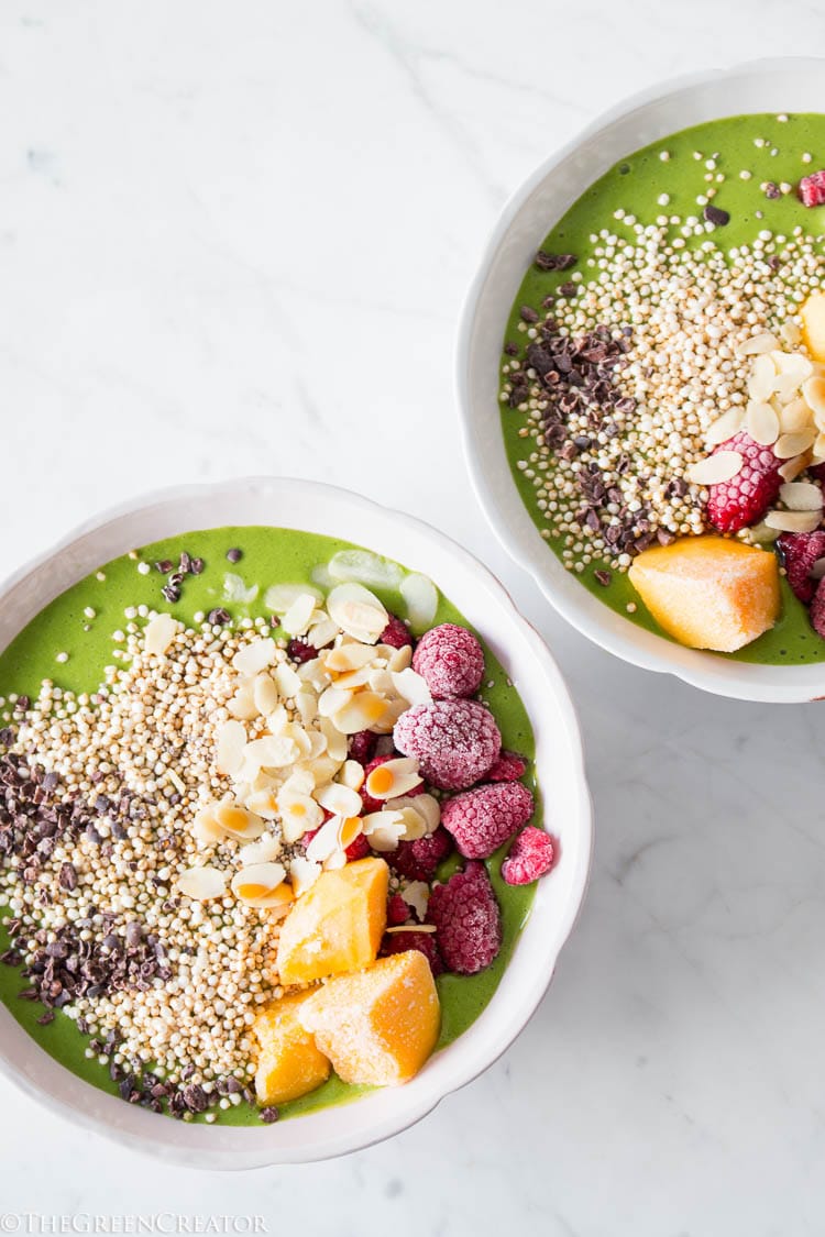 Crunchy Quinoa Smoothie Bowl