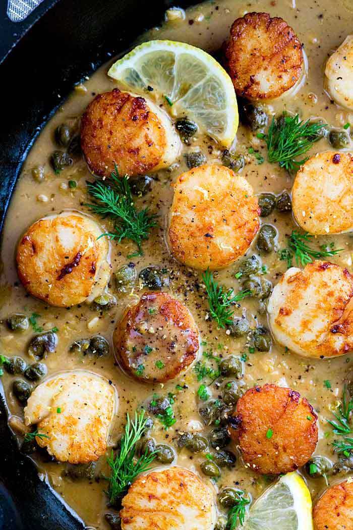 PAN SEARED SCALLOPS WITH LEMON CAPER SAUCE