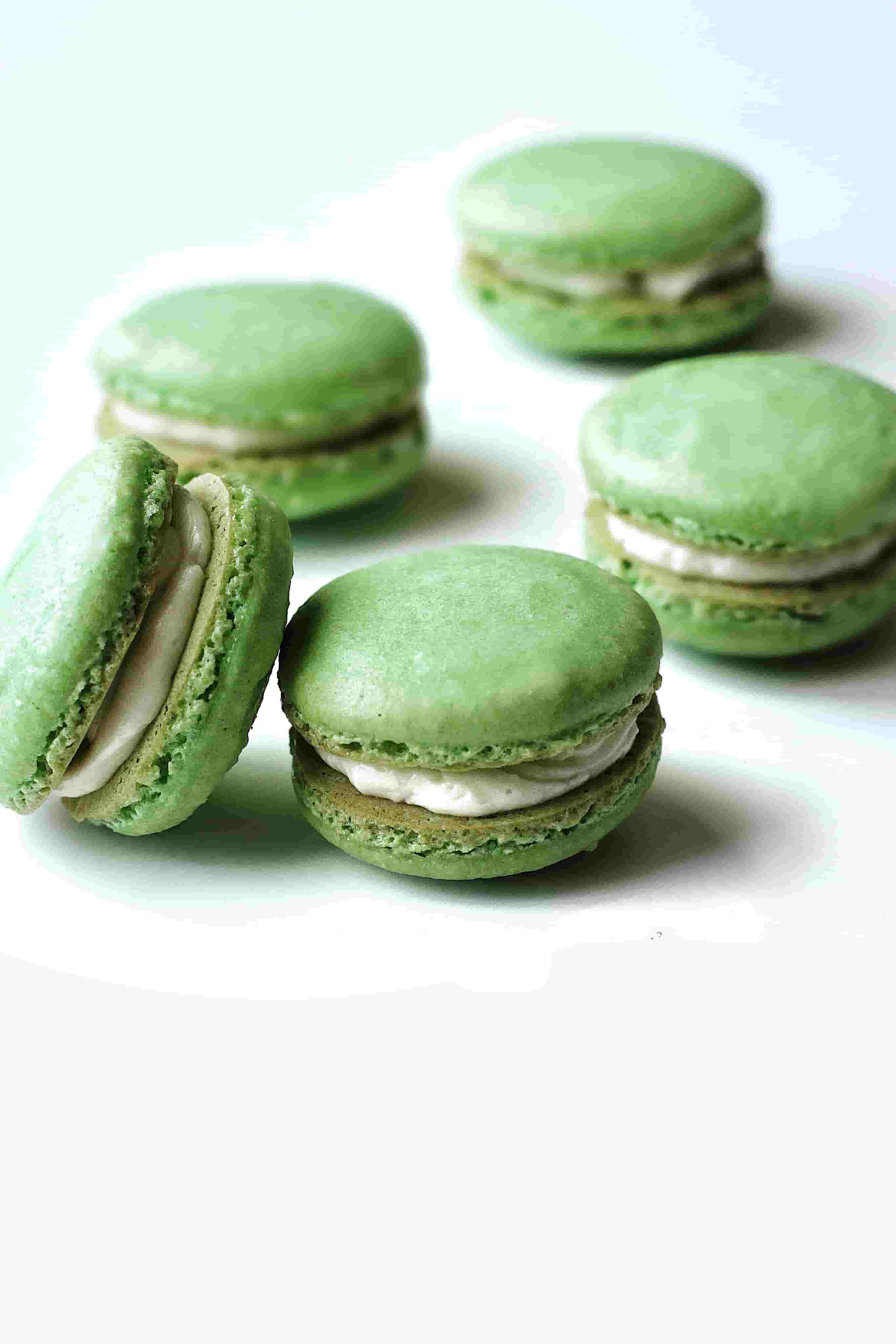 Pandan-flavoured French Macarons