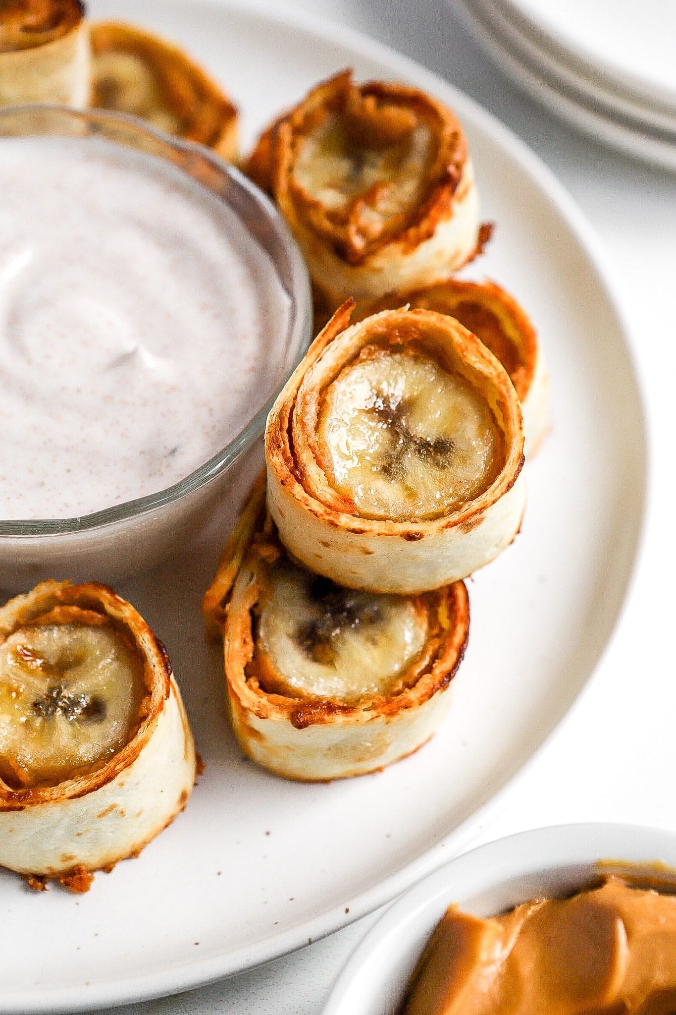 10-Minute Banana Peanut Butter Roll-Ups