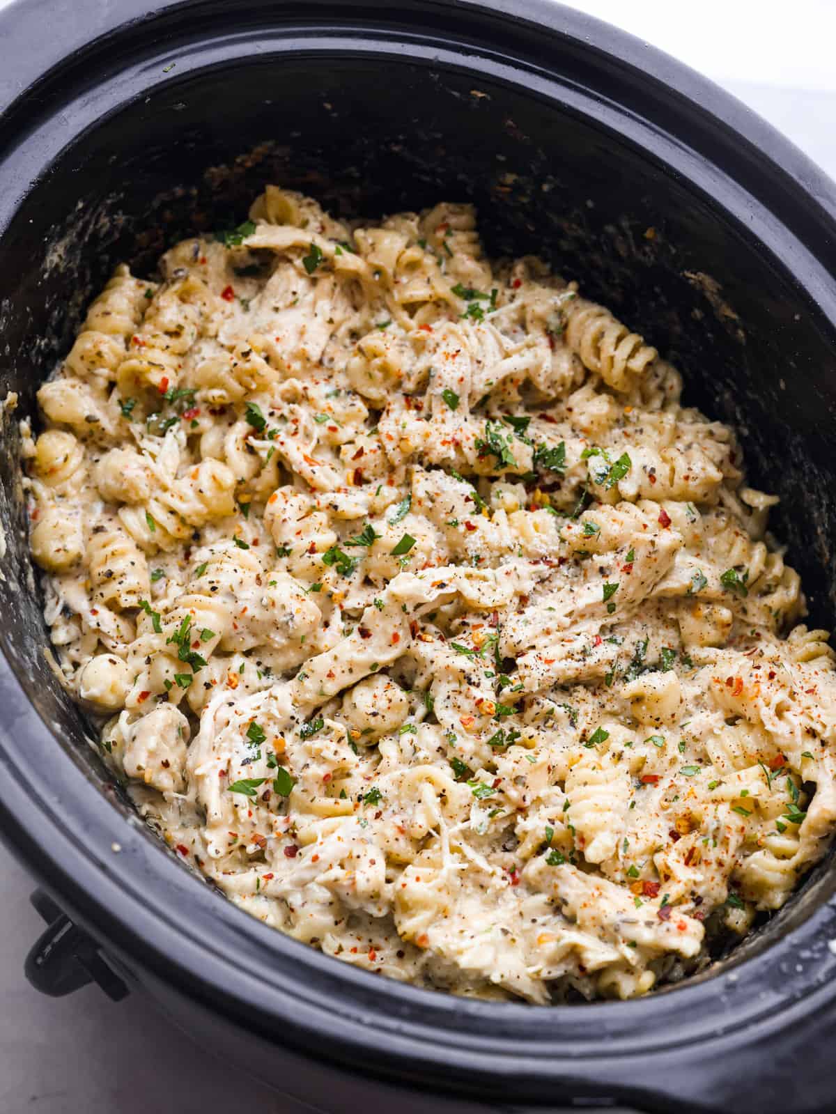 4-Ingredient Crockpot Parmesan Garlic Chicken Pasta