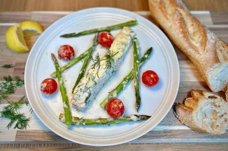 15-Minute Salmon with Asparagus