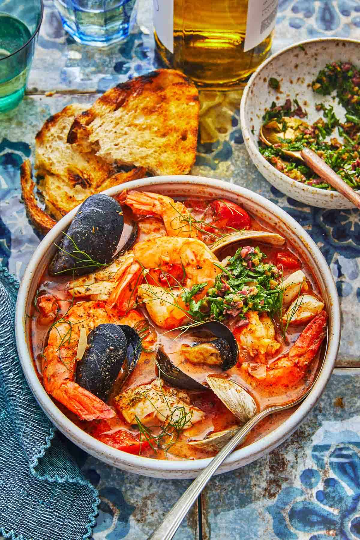 Cioppino (Italian Seafood Stew)