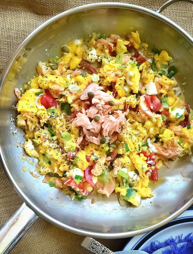 Scrambled Eggs with Everything Bagel Seasoning