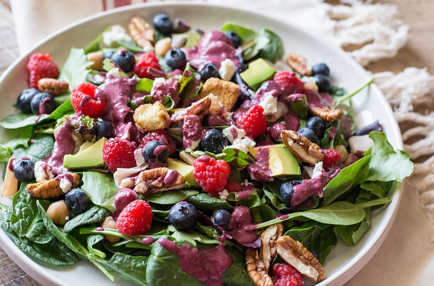 Fresh Berry and Pecan Salad