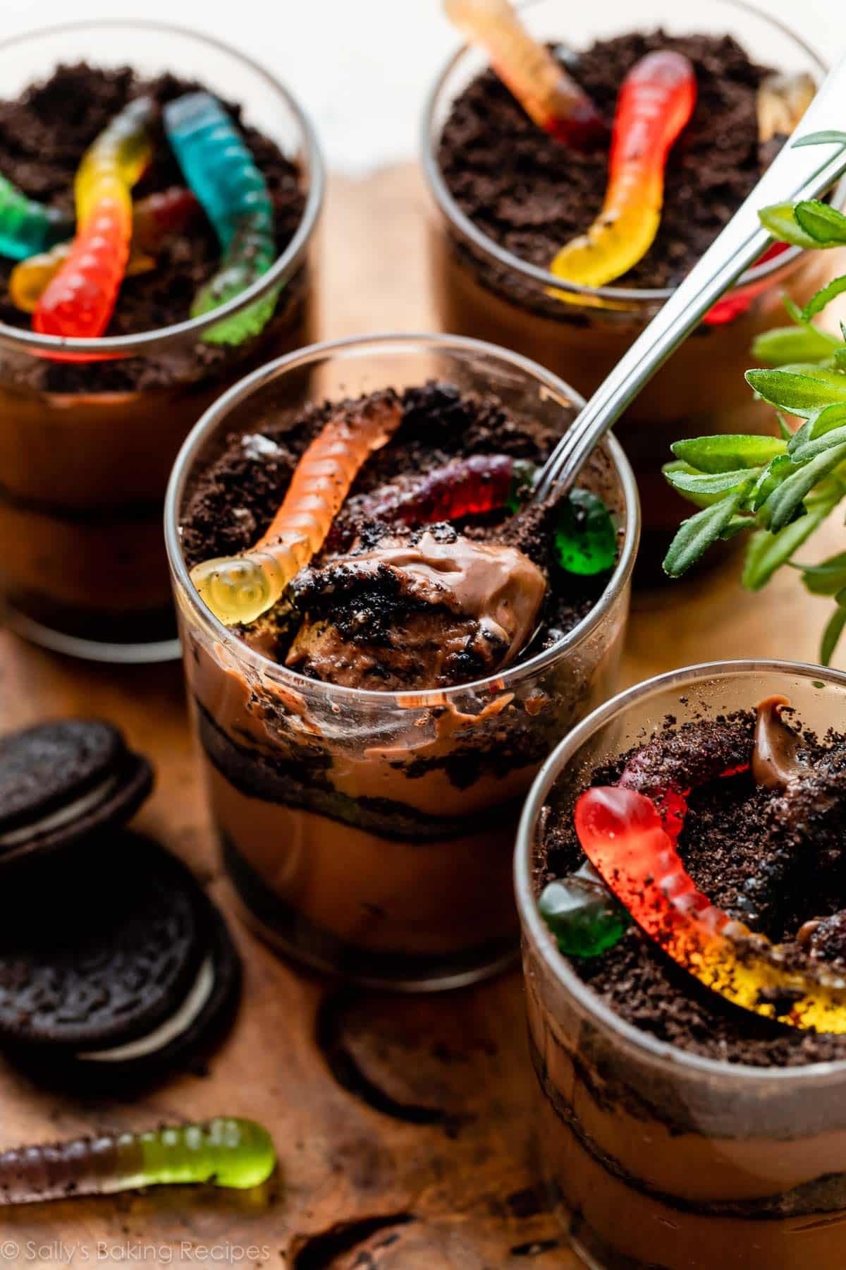 Dirt Cups with Gummy Worms Recipe
