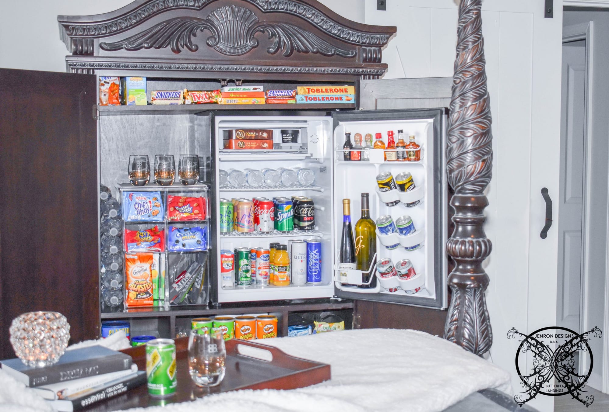 Large bedroom with mini bar setup